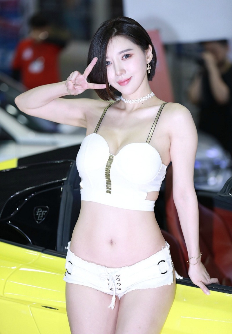 Song Ju Ah 송주아 - 2019 Auto Salon