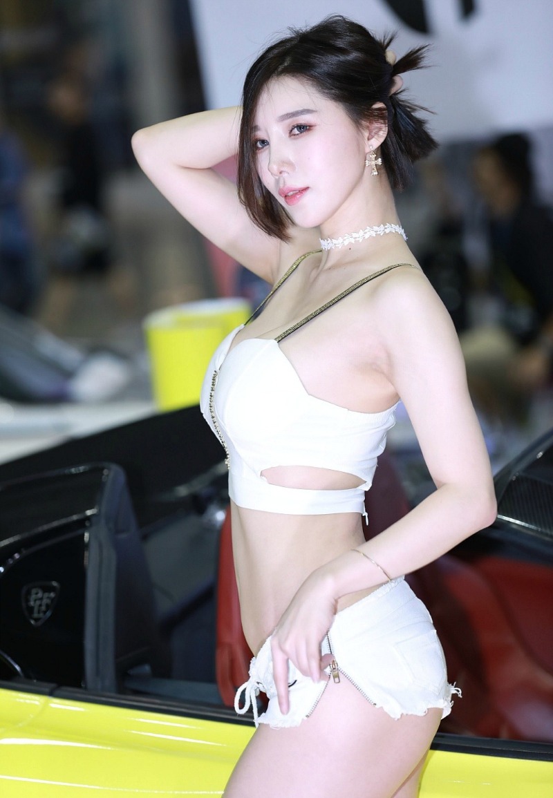Song Ju Ah 송주아 - 2019 Auto Salon