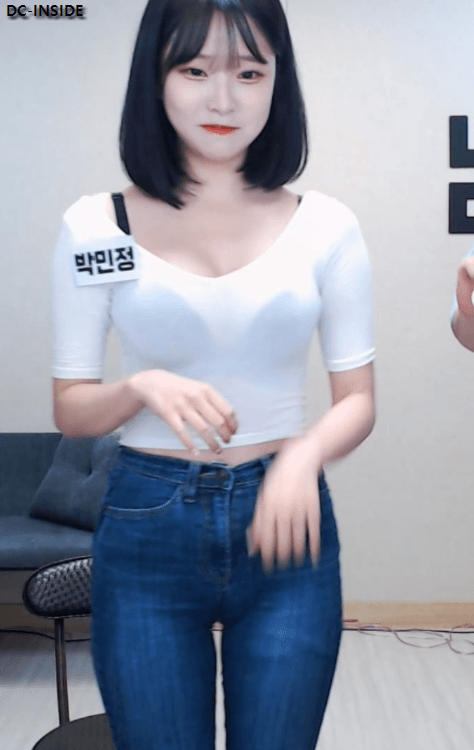 
흰티에 청바지
