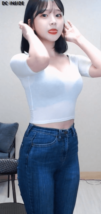 
흰티에 청바지

