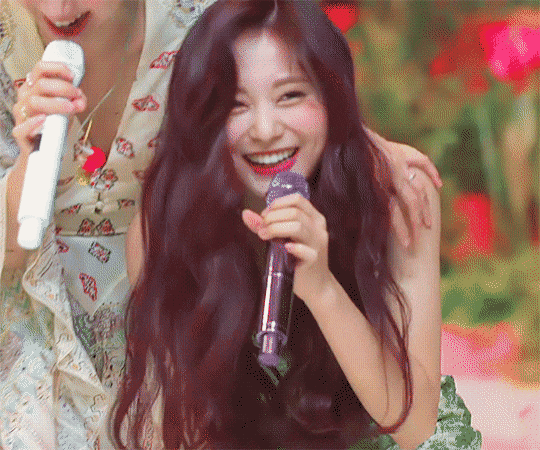 
쯔위의 미소
