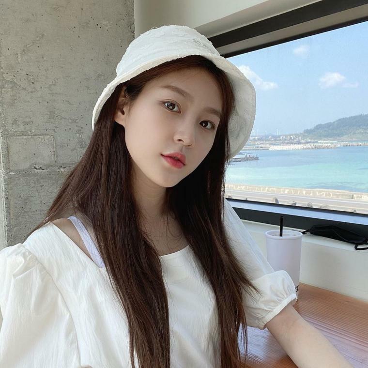 
진짜 잘 큰 새론이
