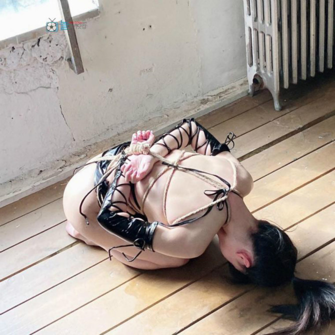 
모델 강인경
