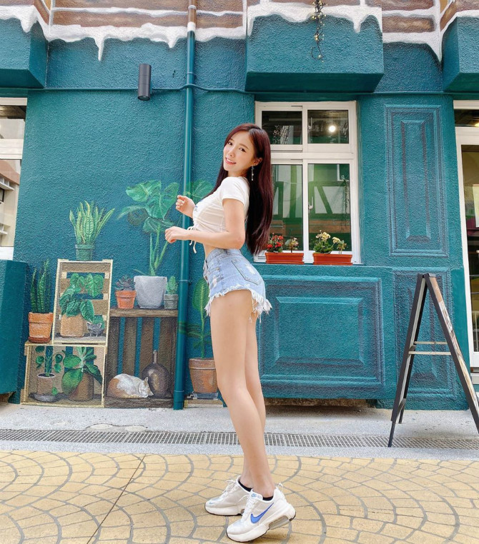 
DJ AMBER
