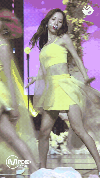 
춤선이 아름다운 여돌1위한 우주소녀 보나.gif
