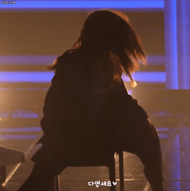 
춤선이 아름다운 여돌1위한 우주소녀 보나.gif
