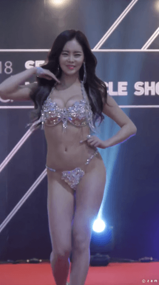 
피트니스모델 신새롬
