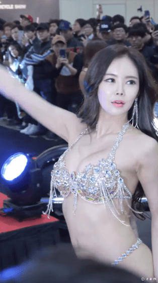 
피트니스모델 신새롬
