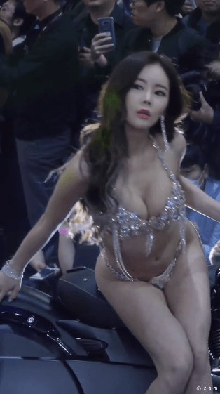 
피트니스모델 신새롬
