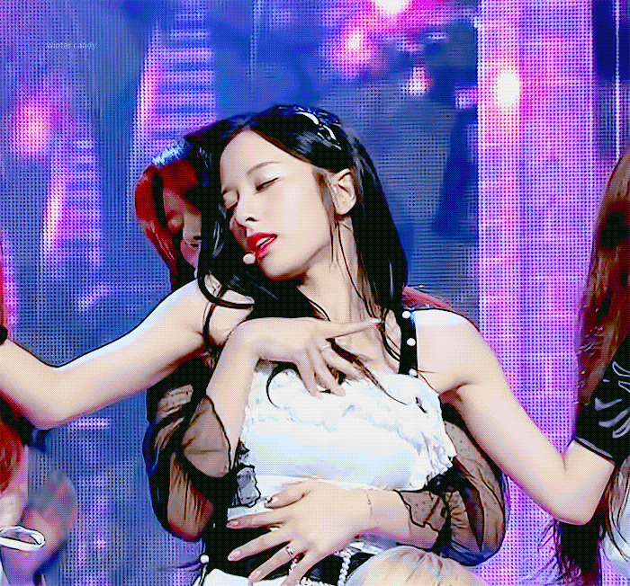 페어안무 맛집 우주소녀.gif
