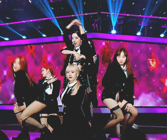 페어안무 맛집 우주소녀.gif