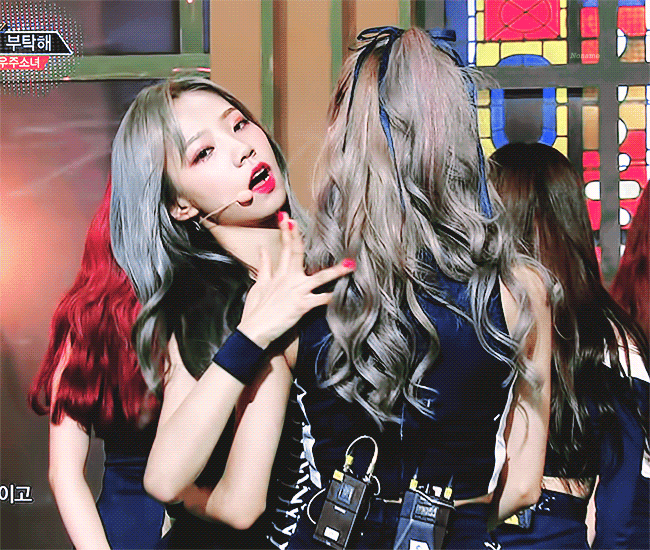 페어안무 맛집 우주소녀.gif
