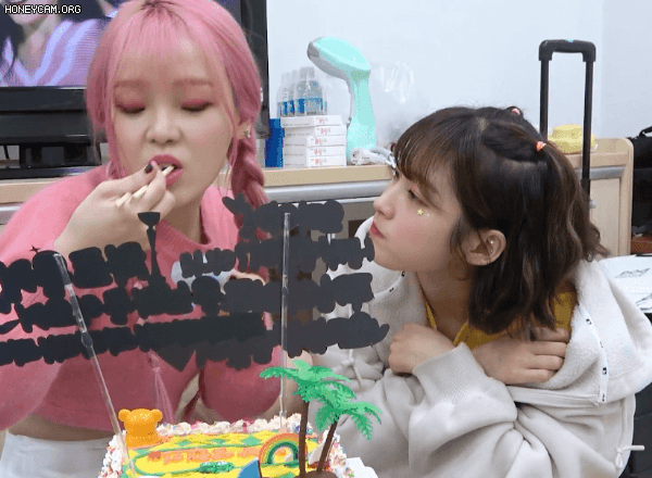 
오마이걸 단발즈 아린 비니

