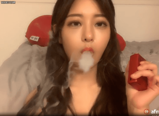 
누나 한입만...~
