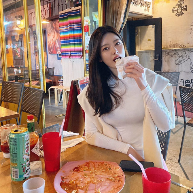 
이쁜 인스타녀
