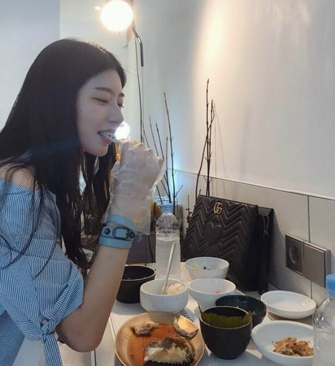 
이쁜 인스타녀
