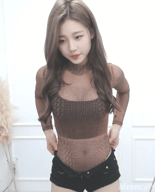 
시스루 뒤태 보여 주는 BJ사라
