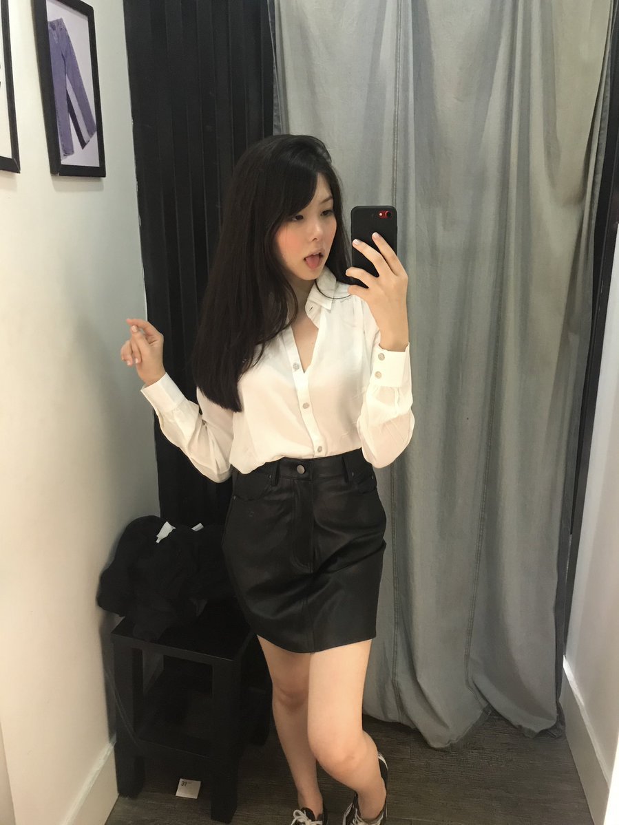 
프로 여자 롤 프로게이머 
