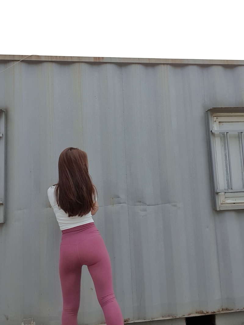 노빤쮸 핑크레깅스녀 뒷태