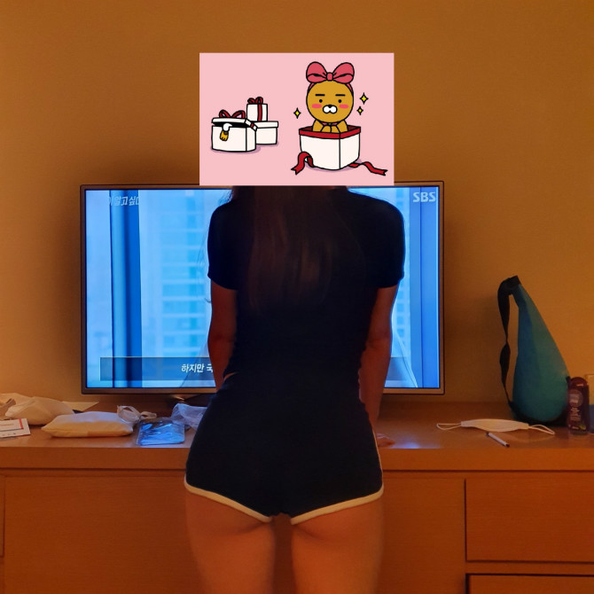 
꽉끼는 보두박근 레깅스녀 앞태, 뒷태
