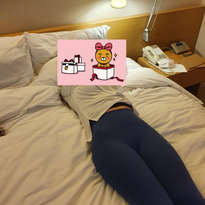 
꽉끼는 보두박근 레깅스녀 앞태, 뒷태
