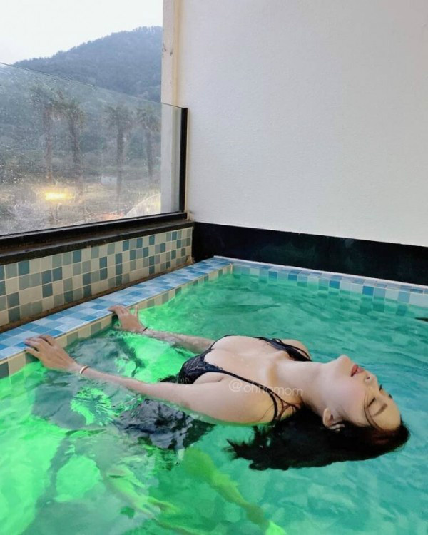 
수영복 산 그 분
