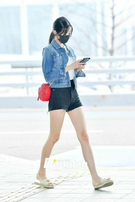 
다리가 엄청 긴 연예인
