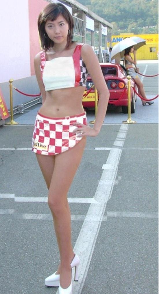 
레이싱걸 최조 원조 ..
