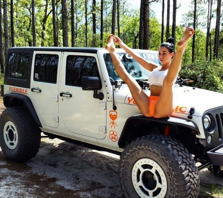 
girls and jeeps
