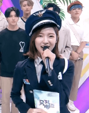 
제복 아린 (오마이걸)
