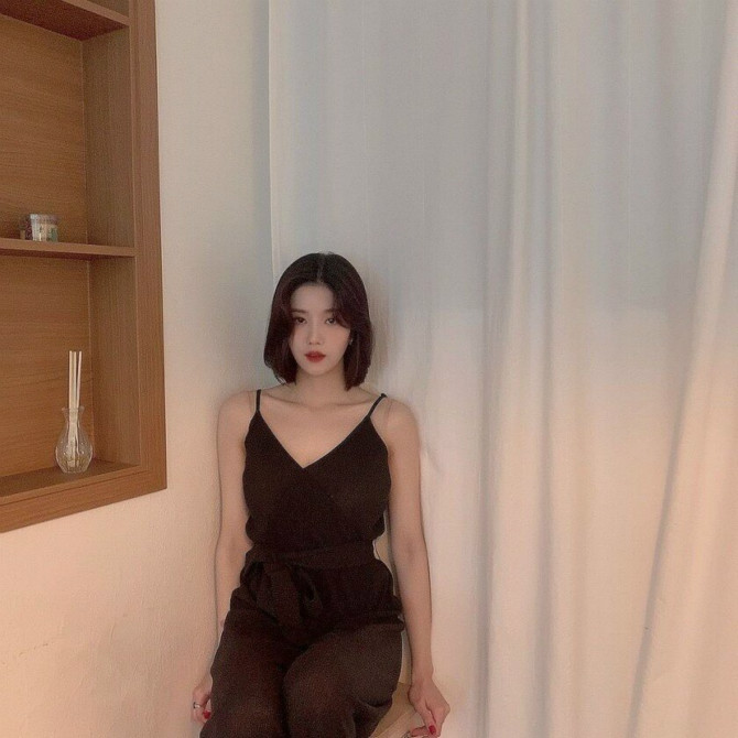 
단발 권은비
