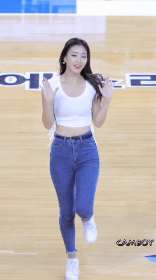 
치어리더 윤요안나.gif

