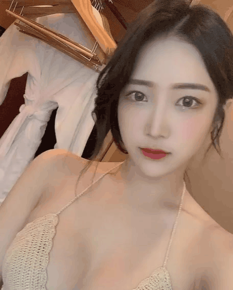 
프듀48 김현아 호캉스 끈 비키니
