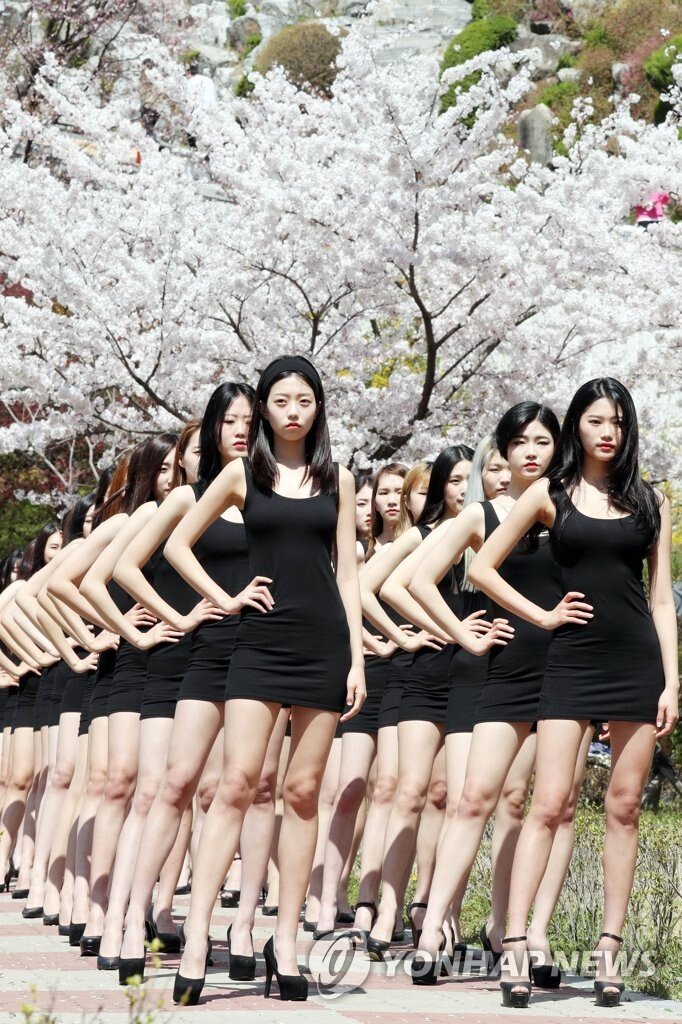 
전설의 모델 학과 야외수업
