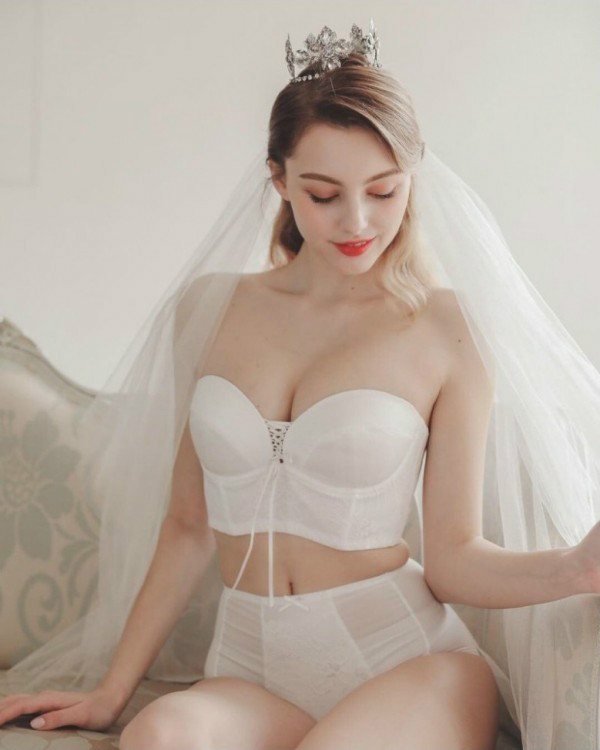 
한국에서 활동중인 벨라루스 누나~
