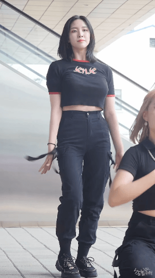 
덴스팀 처자
