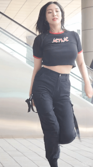 
덴스팀 처자
