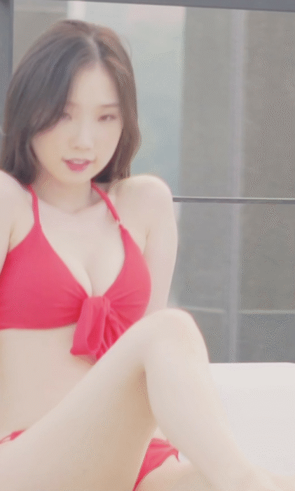 
빨간색 비키니
