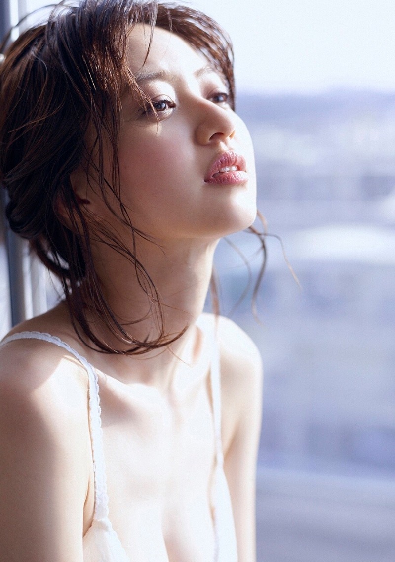 
하얀색 처자
