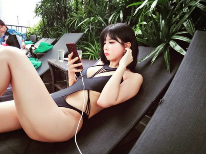 
허윤 미 비키니
