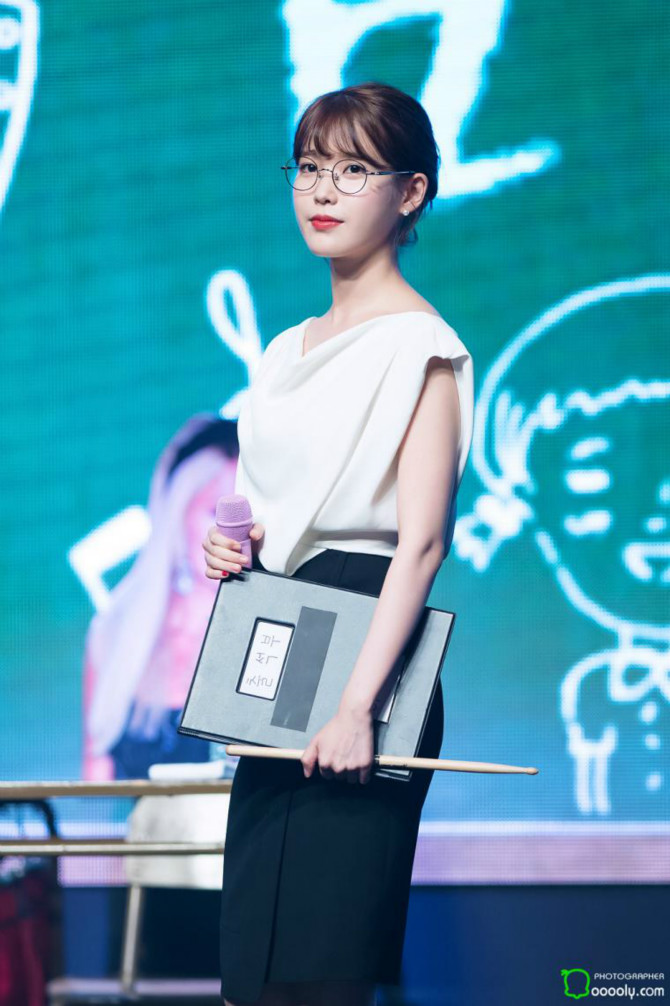 
CNP 아이유.gif
