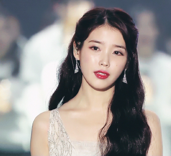 
아이유
