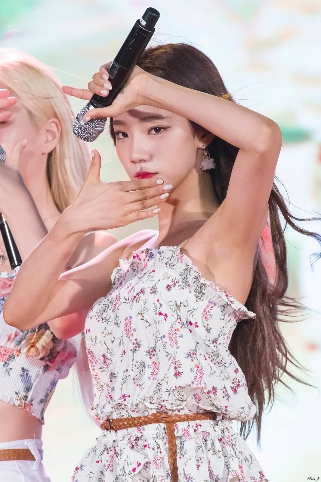 
시원시원한 여름 걸그룹 우주소녀.jpgif
