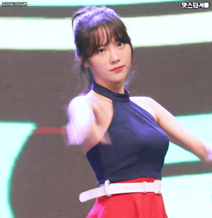 
시원시원한 여름 걸그룹 우주소녀.jpgif
