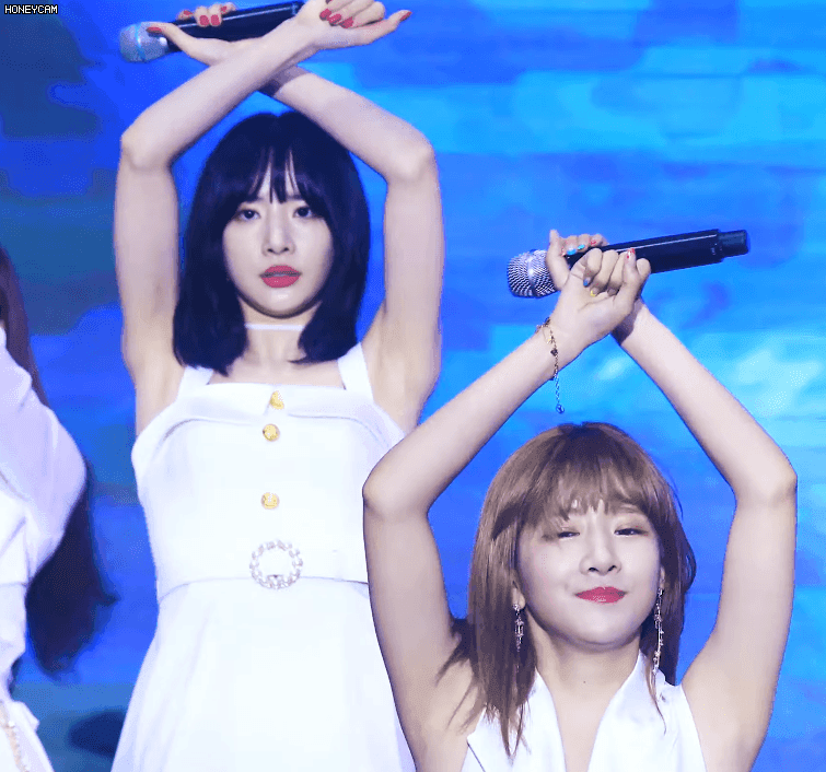 
시원시원한 여름 걸그룹 우주소녀.jpgif
