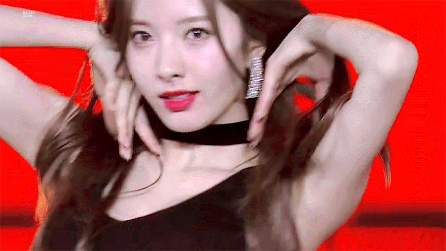 
시원시원한 여름 걸그룹 우주소녀.jpgif
