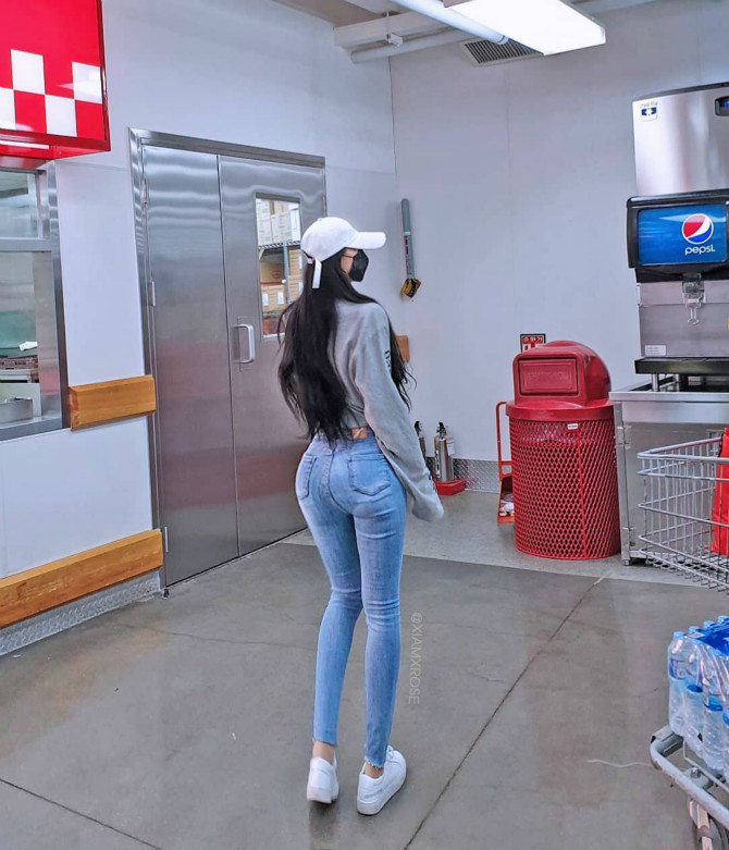 
흔한 인스타 몸매녀
