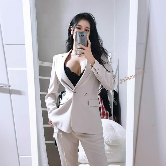 
흔한 인스타 몸매녀
