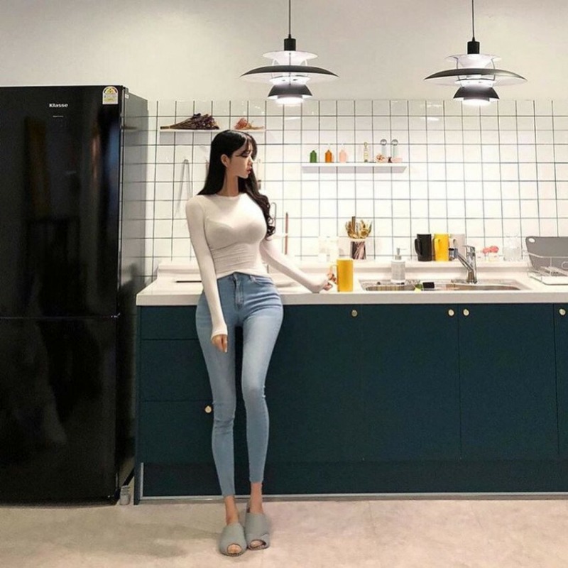 
저세상 몸매 인스타녀

