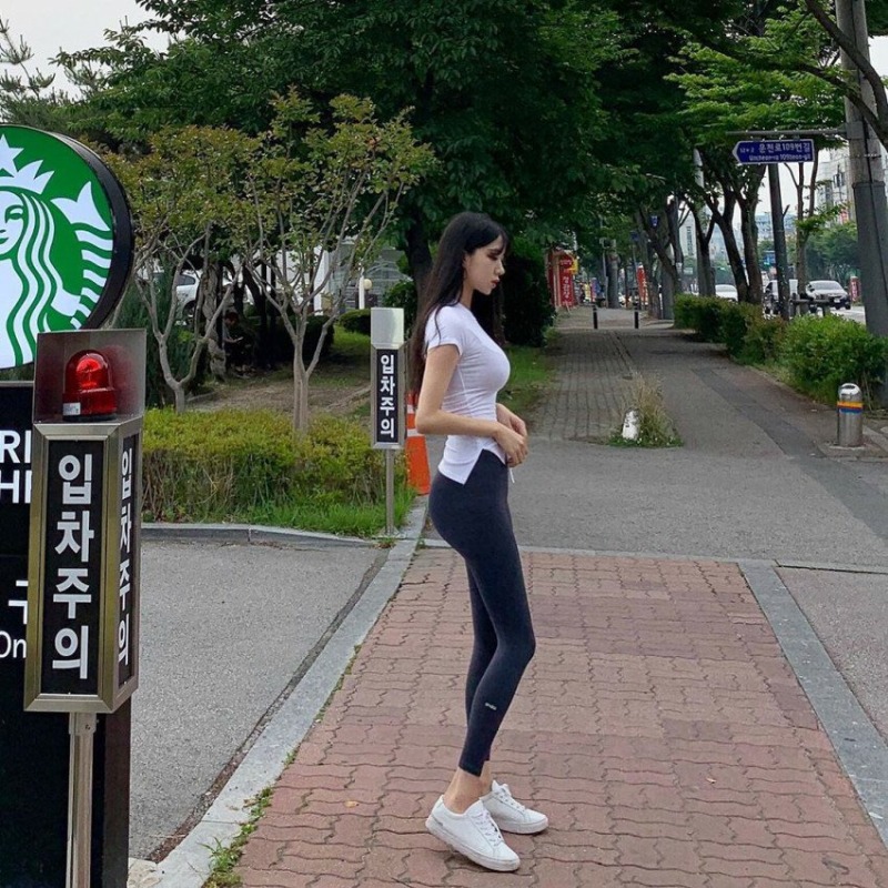 
저세상 몸매 인스타녀

